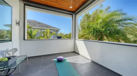 2434 Wood Street Sarasota FL 34237