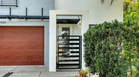 2434 Wood Street Sarasota FL 34237