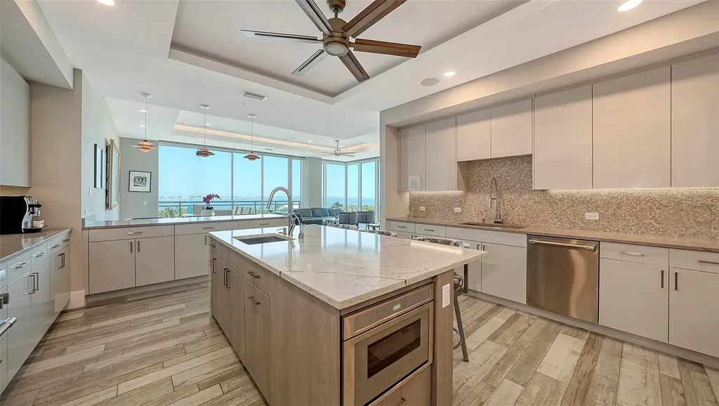 540 N Tamiami Trail Sarasota FL 34236