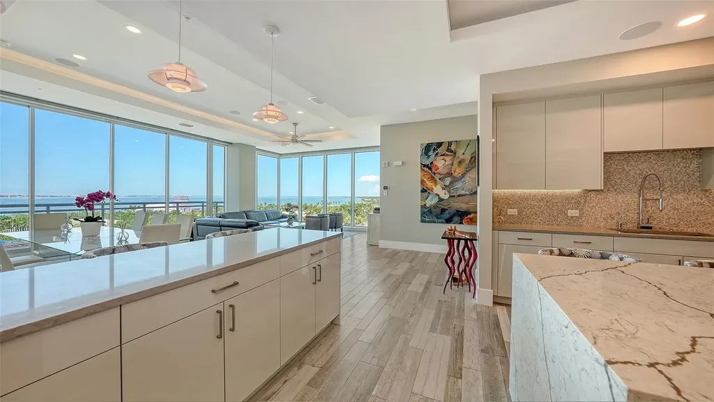 540 N Tamiami Trail Sarasota FL 34236