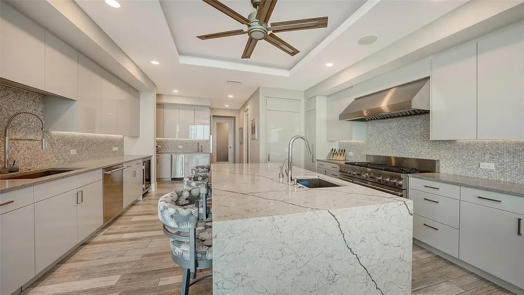 540 N Tamiami Trail Sarasota FL 34236