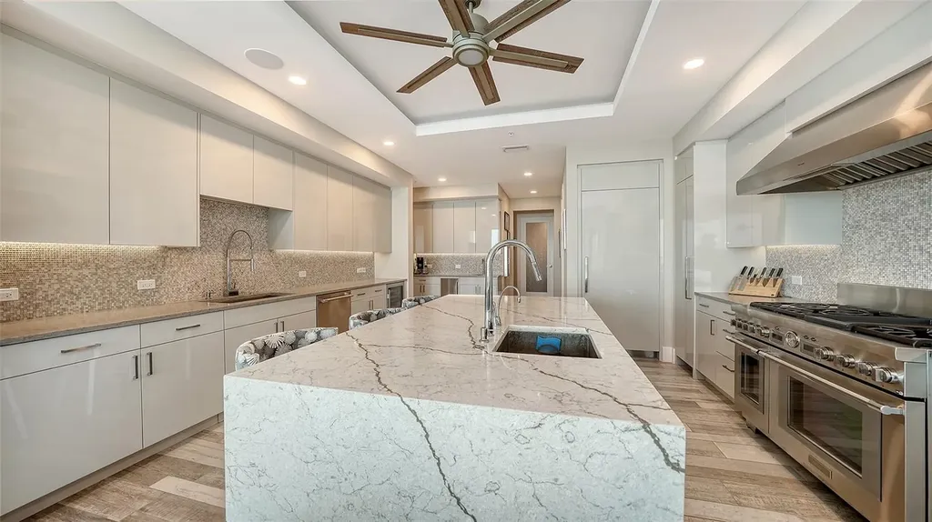 540 N Tamiami Trail Sarasota FL 34236