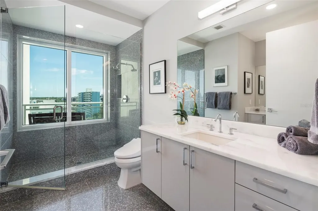 540 N Tamiami Trail Sarasota FL 34236