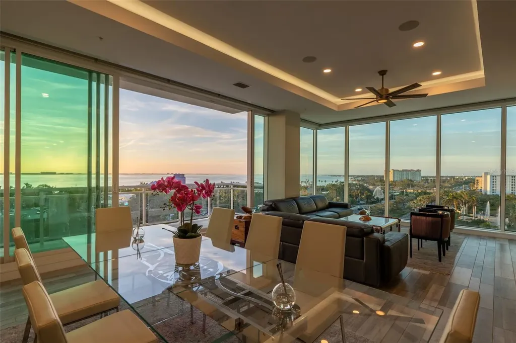 540 N Tamiami Trail Sarasota FL 34236