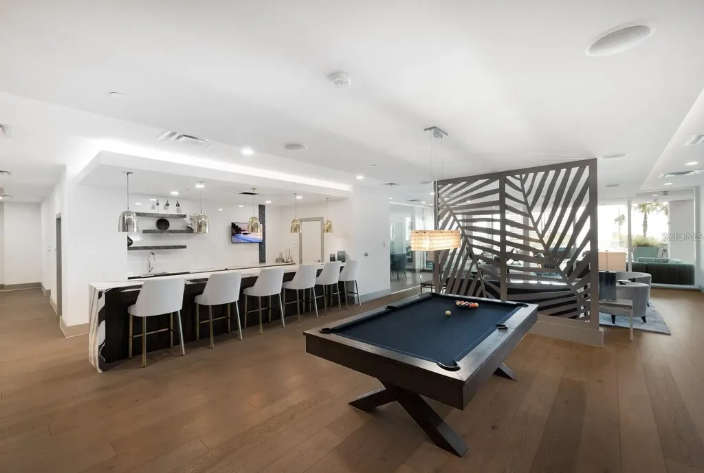 540 N Tamiami Trail Sarasota FL 34236