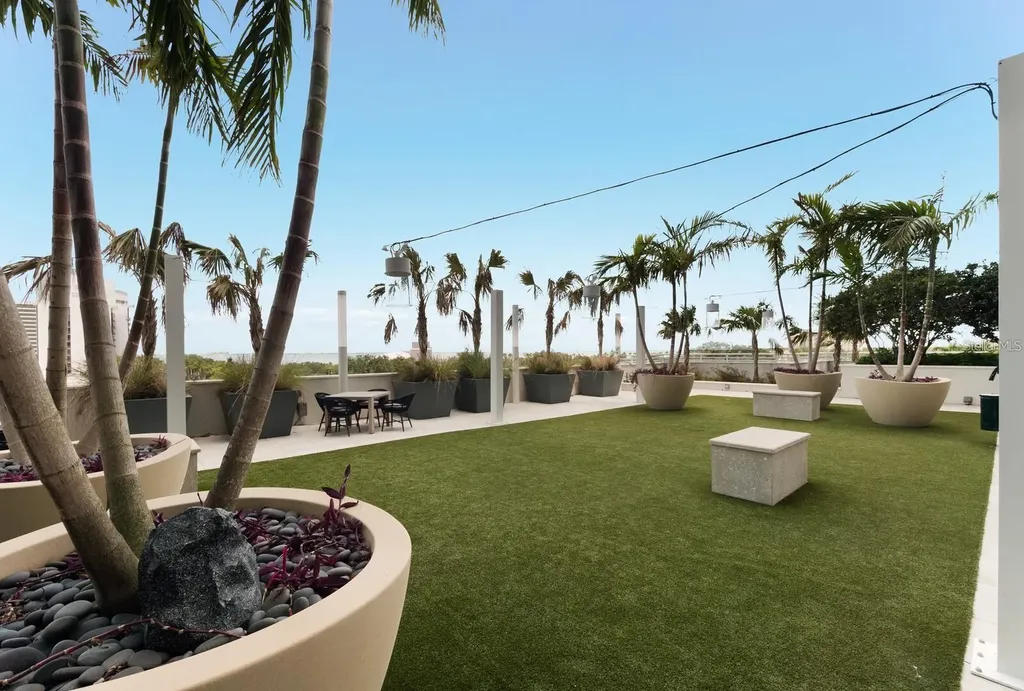 540 N Tamiami Trail Sarasota FL 34236