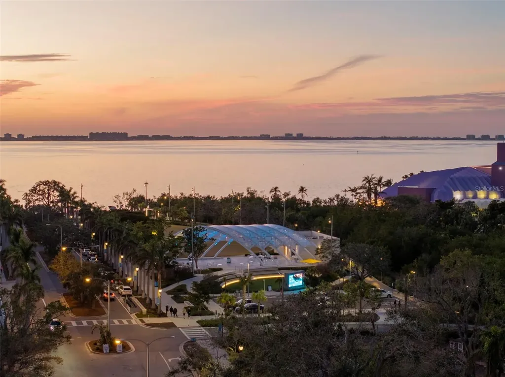 540 N Tamiami Trail Sarasota FL 34236