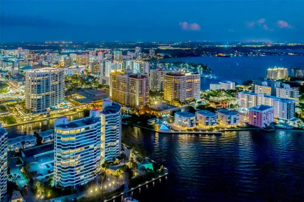 540 N Tamiami Trail Sarasota FL 34236