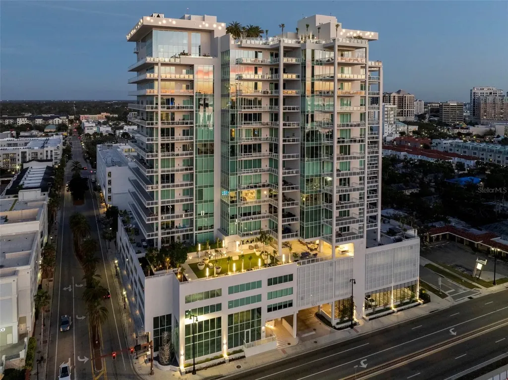 540 N Tamiami Trail Sarasota FL 34236