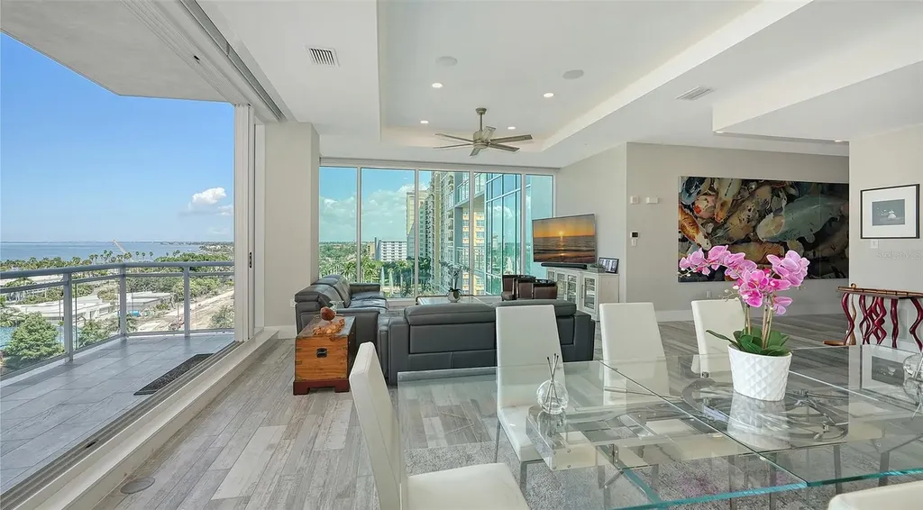 540 N Tamiami Trail Sarasota FL 34236