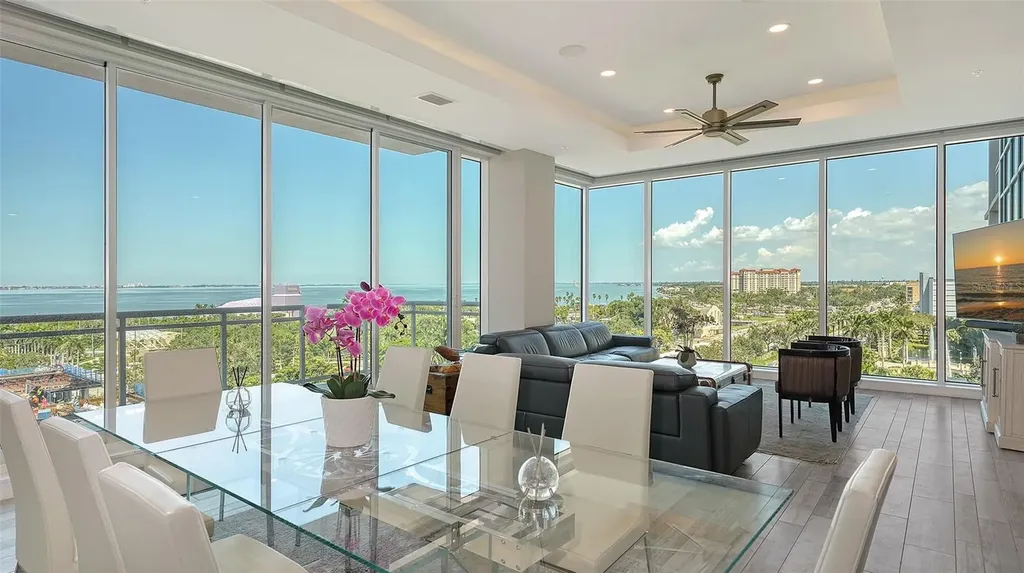 540 N Tamiami Trail Sarasota FL 34236