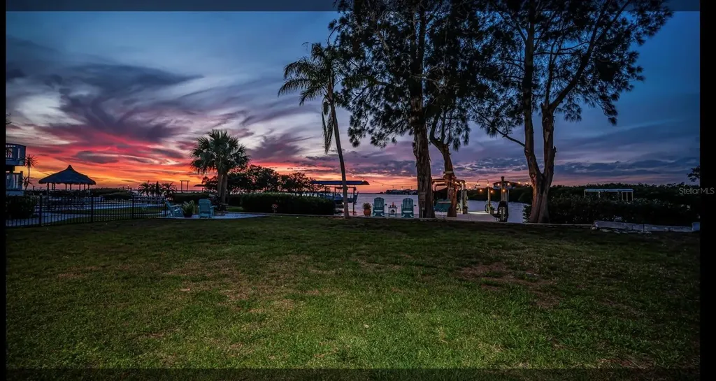 1624 Sea Breeze Drive Tarpon Springs FL 34689