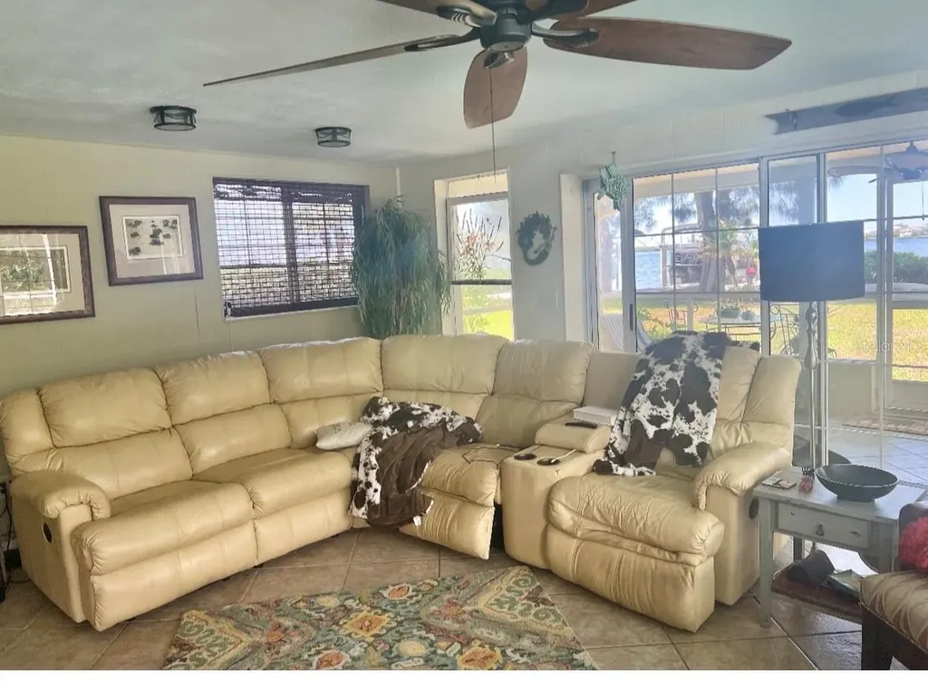 1624 Sea Breeze Drive Tarpon Springs FL 34689