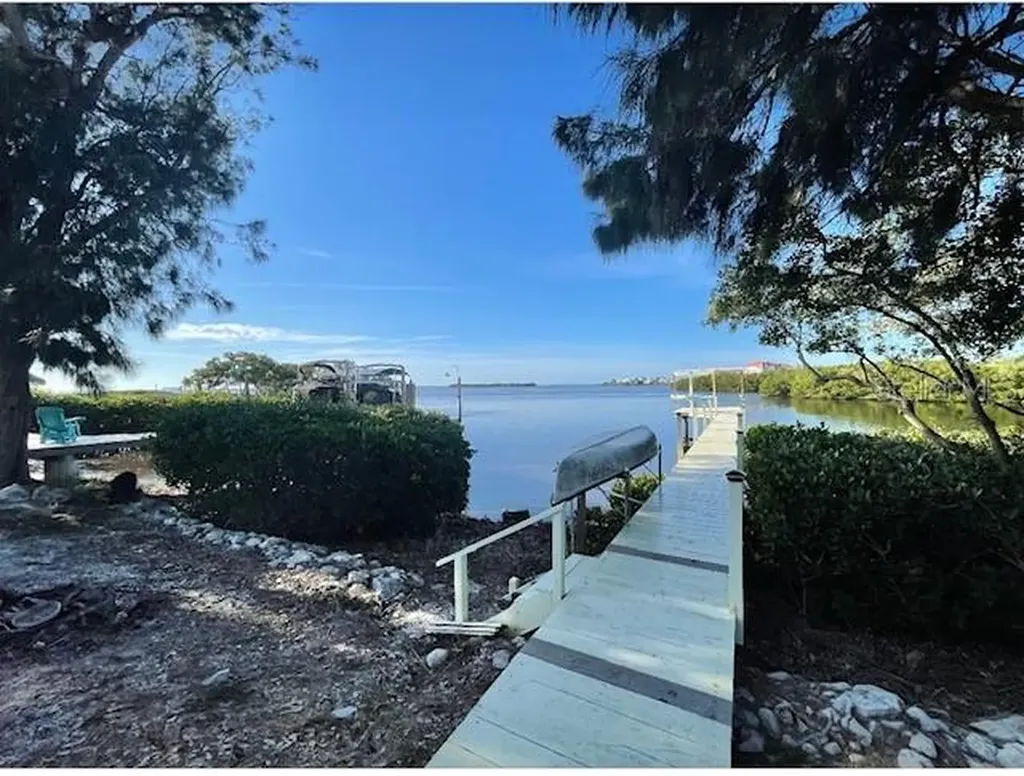 1624 Sea Breeze Drive Tarpon Springs FL 34689