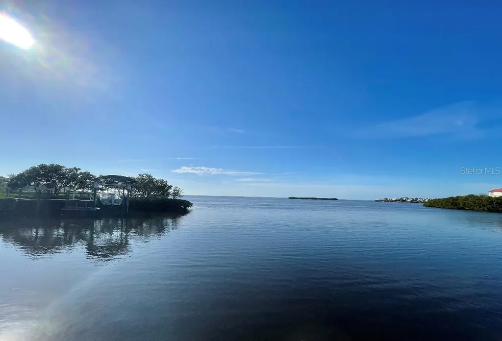 1624 Sea Breeze Drive Tarpon Springs FL 34689