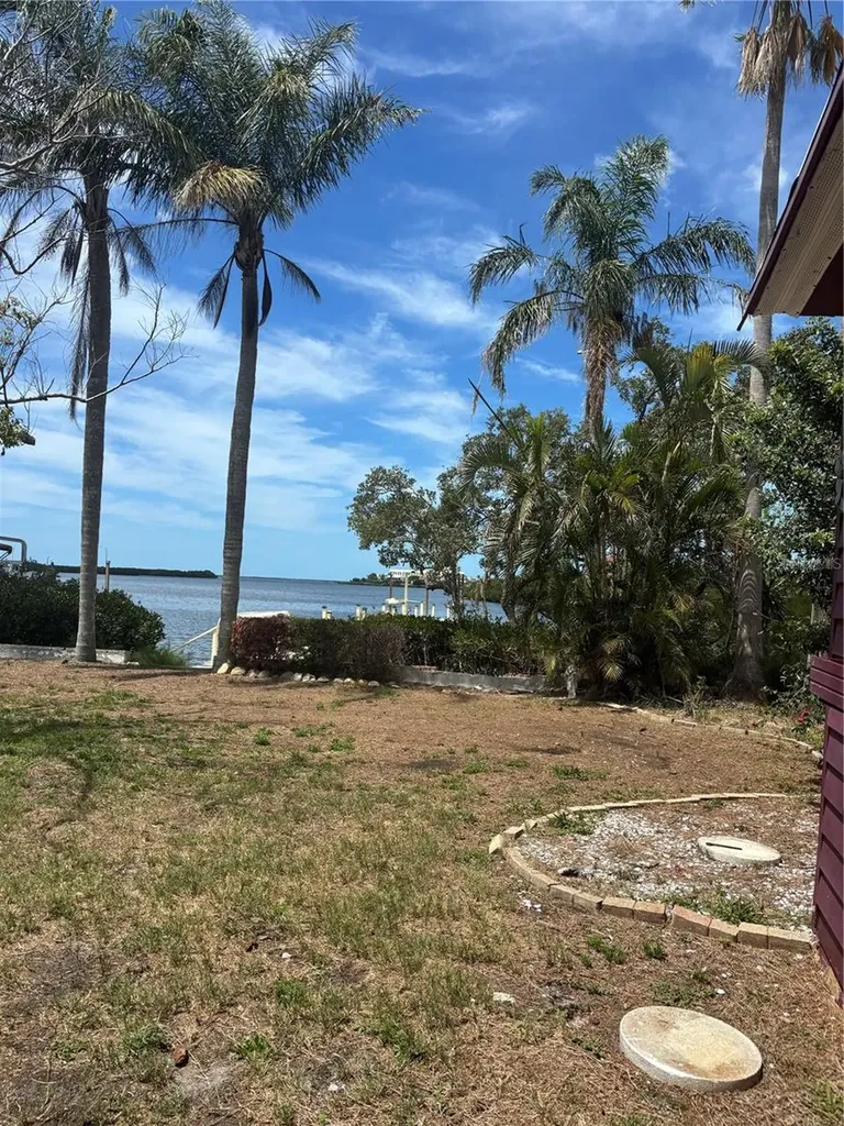 1624 Sea Breeze Drive Tarpon Springs FL 34689