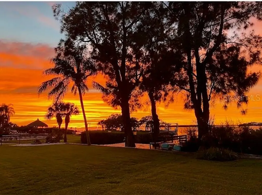 1624 Sea Breeze Drive Tarpon Springs FL 34689