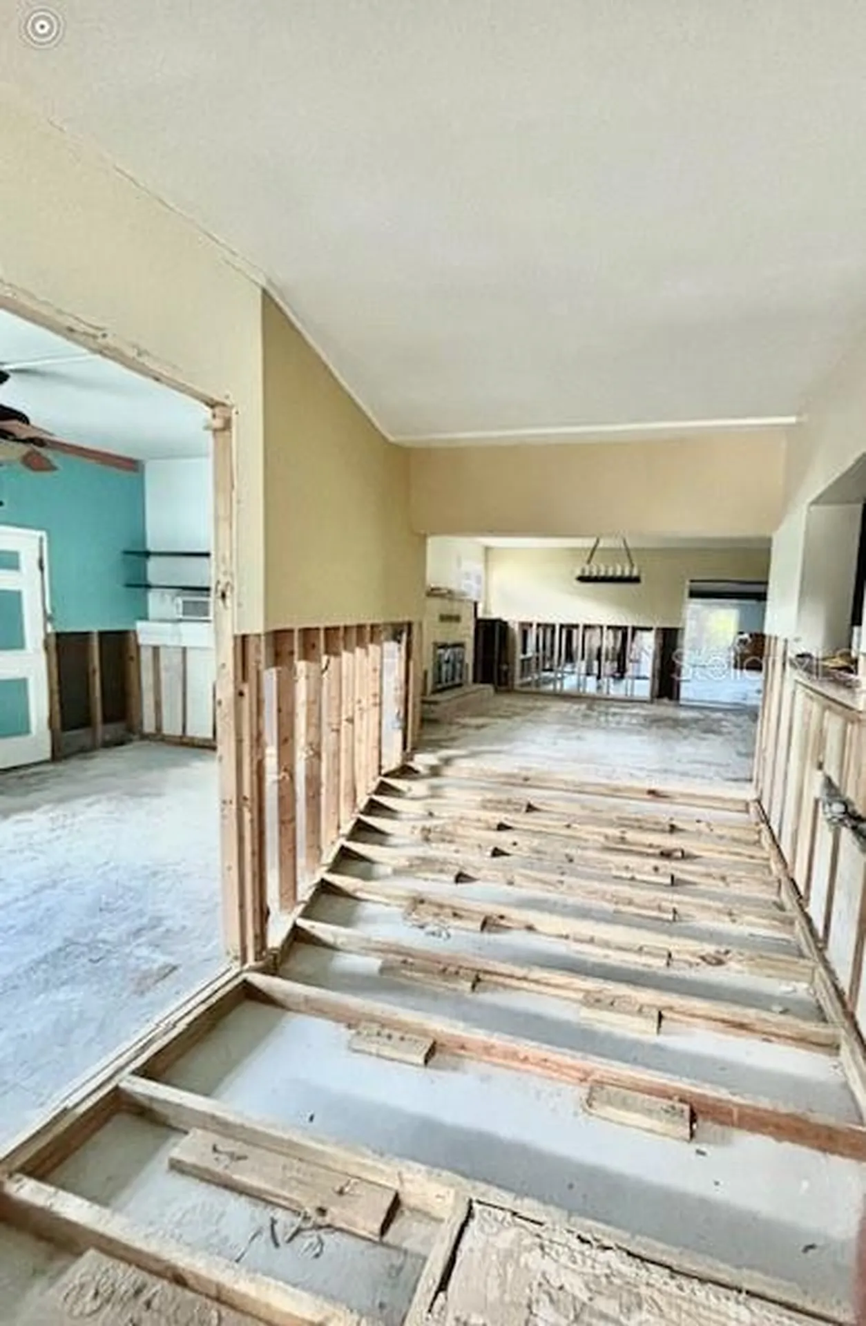 1624 Sea Breeze Drive Tarpon Springs FL 34689