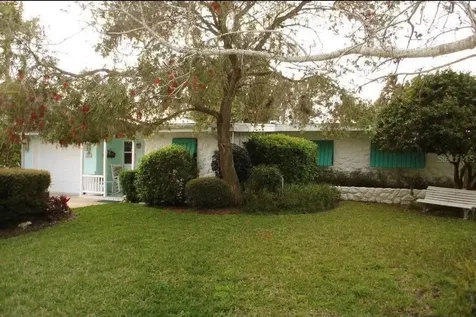 1624 Sea Breeze Drive Tarpon Springs FL 34689
