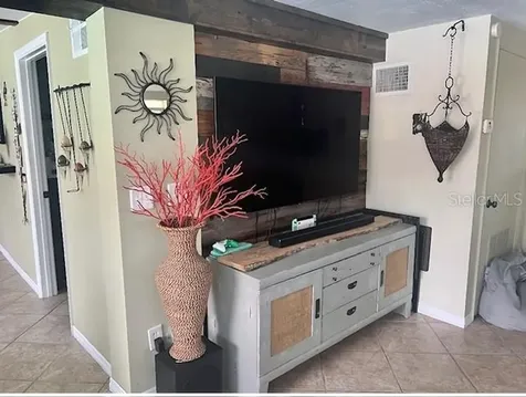 1624 Sea Breeze Drive Tarpon Springs FL 34689