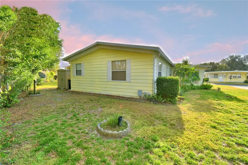 150 Holiday Lane Auburndale FL 33823