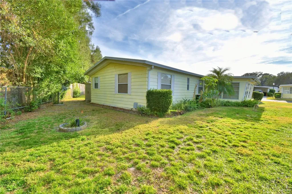 150 Holiday Lane Auburndale FL 33823