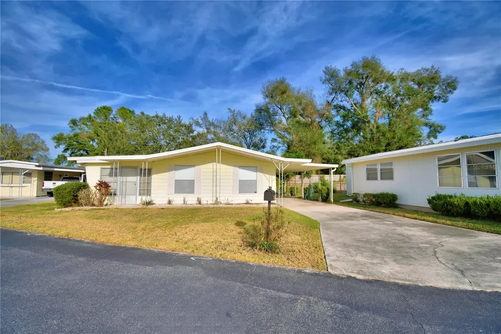 150 Holiday Lane Auburndale FL 33823