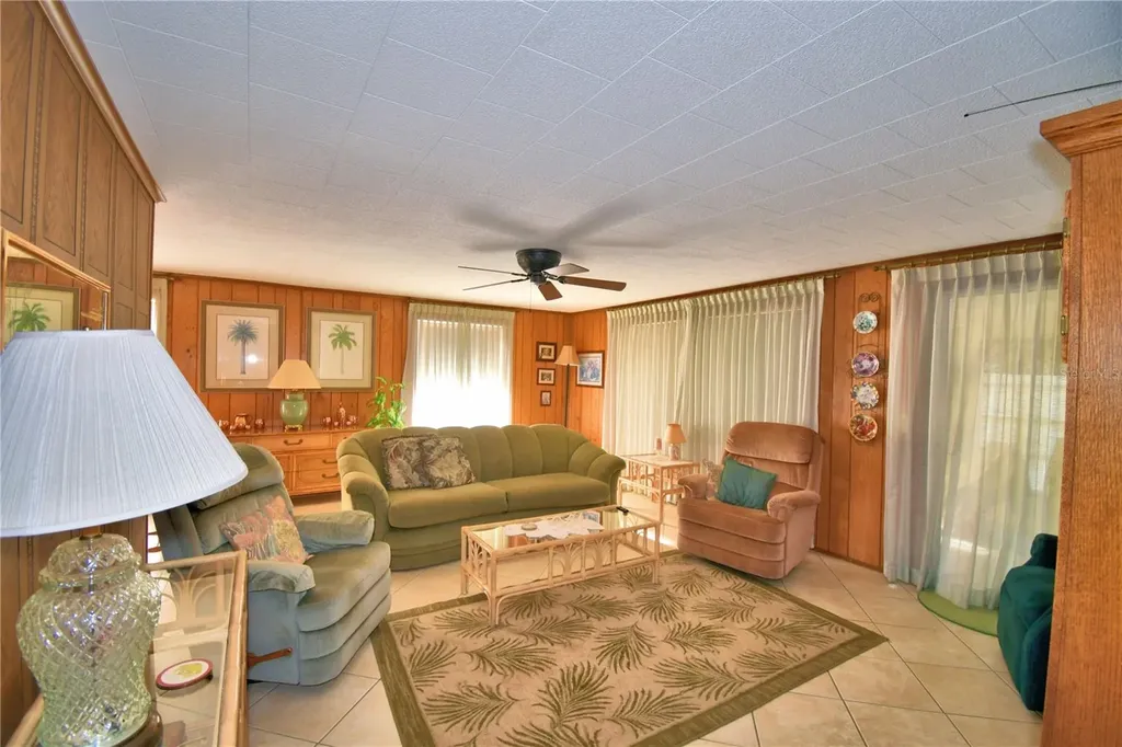 150 Holiday Lane Auburndale FL 33823