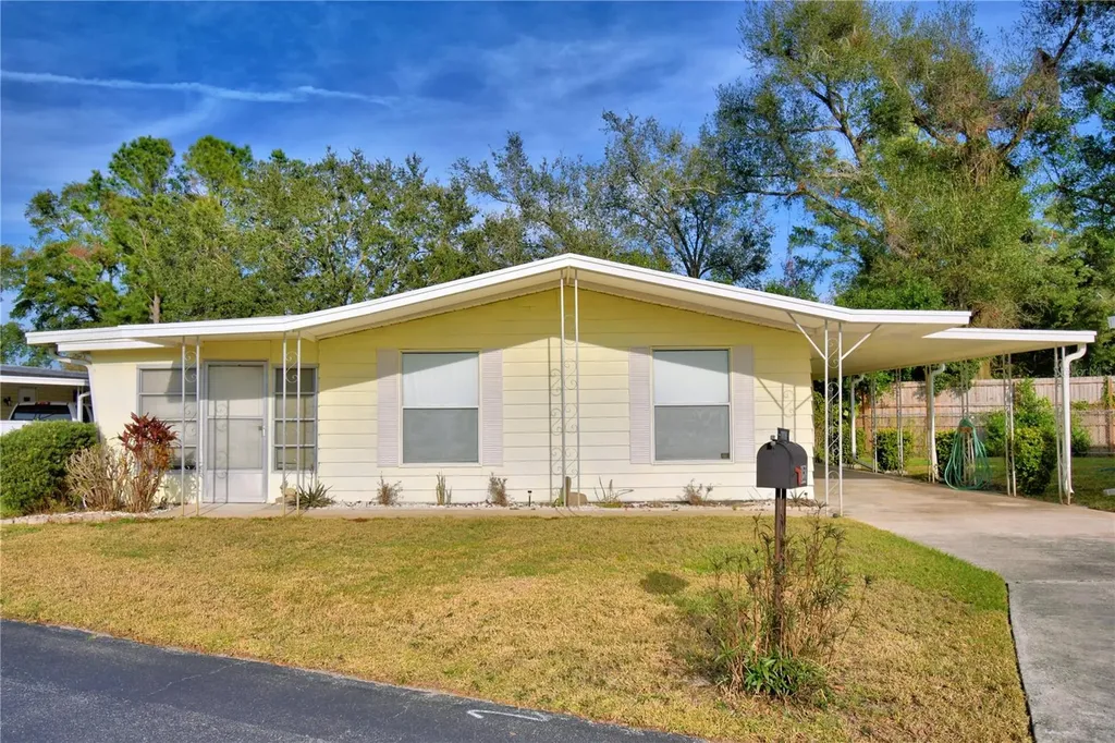 150 Holiday Lane Auburndale FL 33823