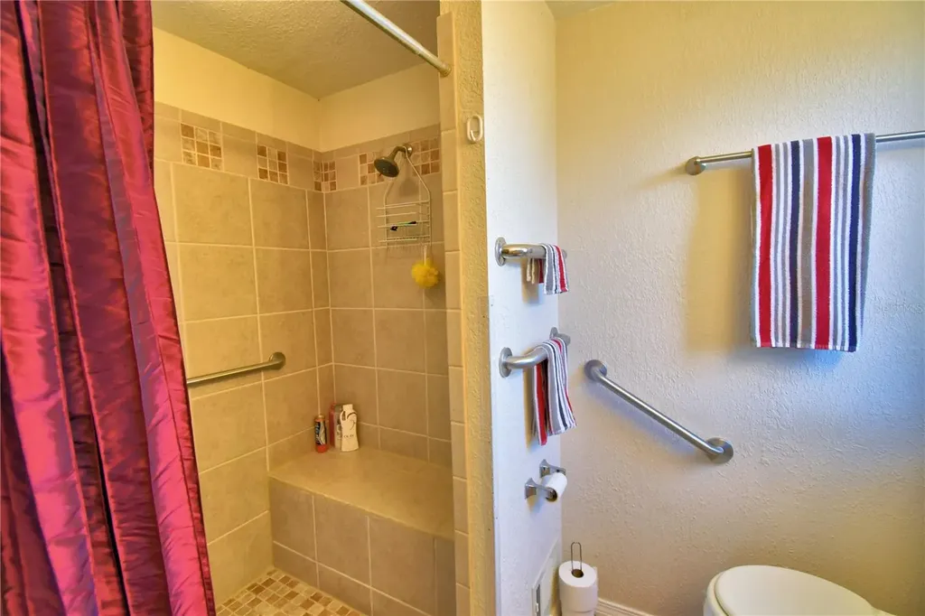 150 Holiday Lane Auburndale FL 33823
