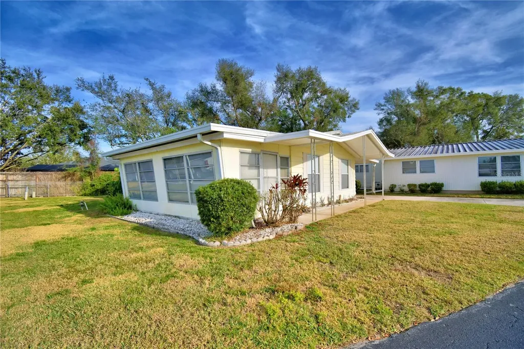 150 Holiday Lane Auburndale FL 33823