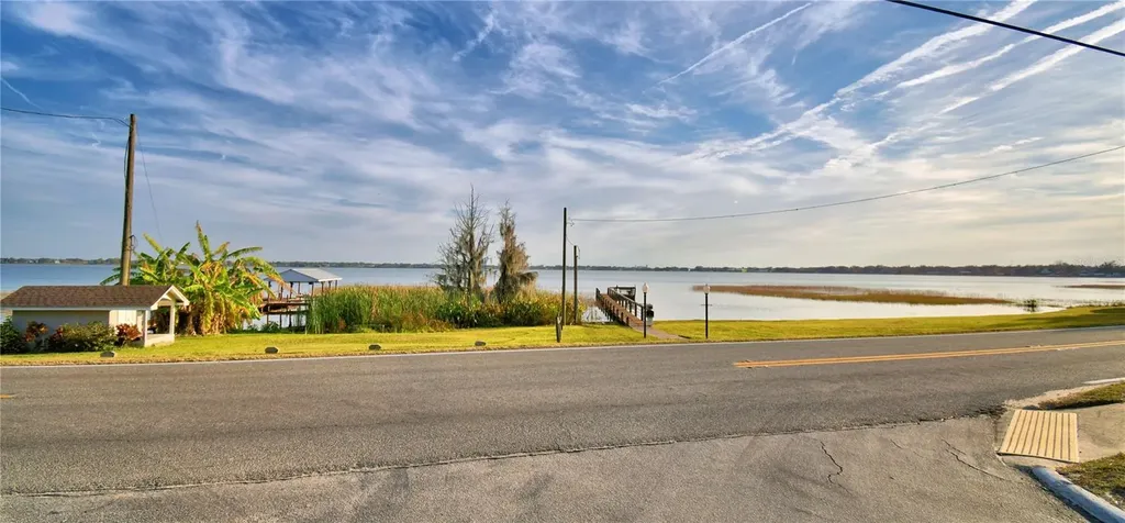 150 Holiday Lane Auburndale FL 33823