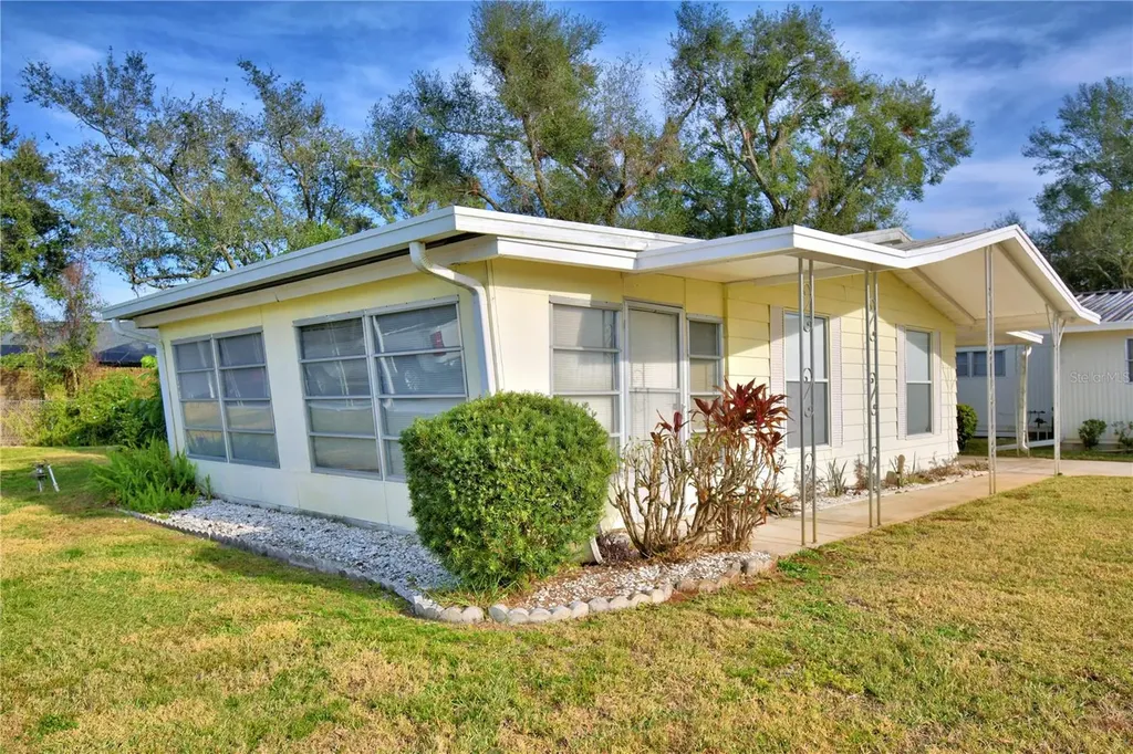 150 Holiday Lane Auburndale FL 33823