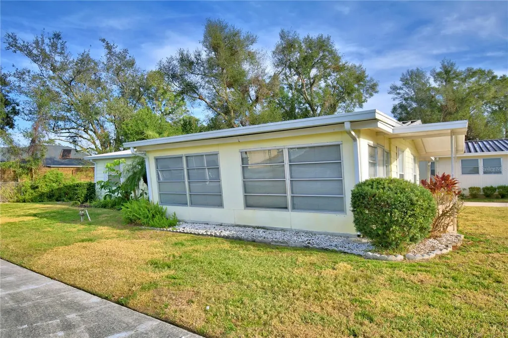 150 Holiday Lane Auburndale FL 33823