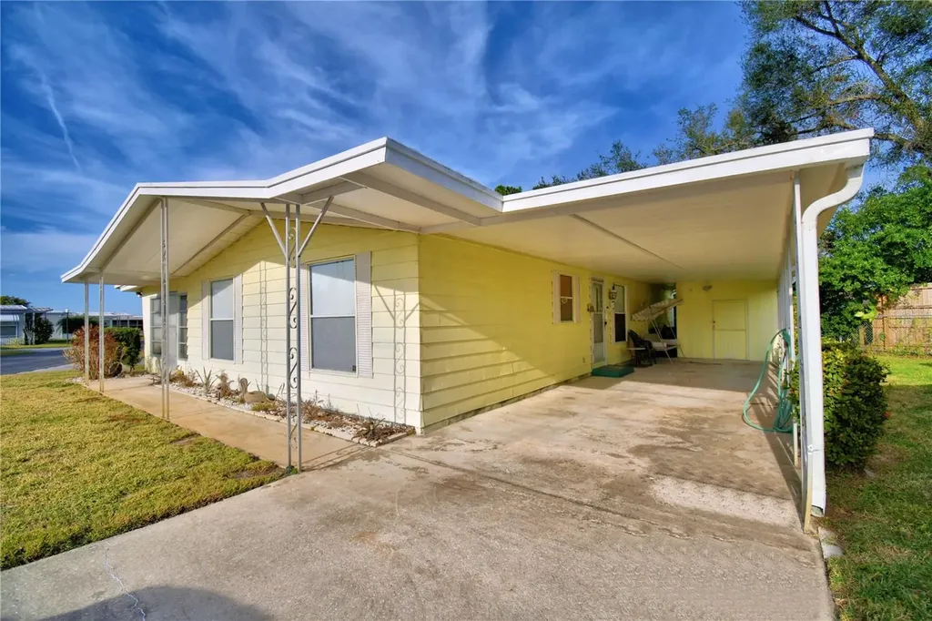 150 Holiday Lane Auburndale FL 33823