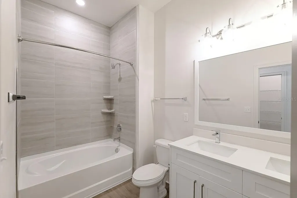 1420 Lakefront Drive Sarasota FL 34240