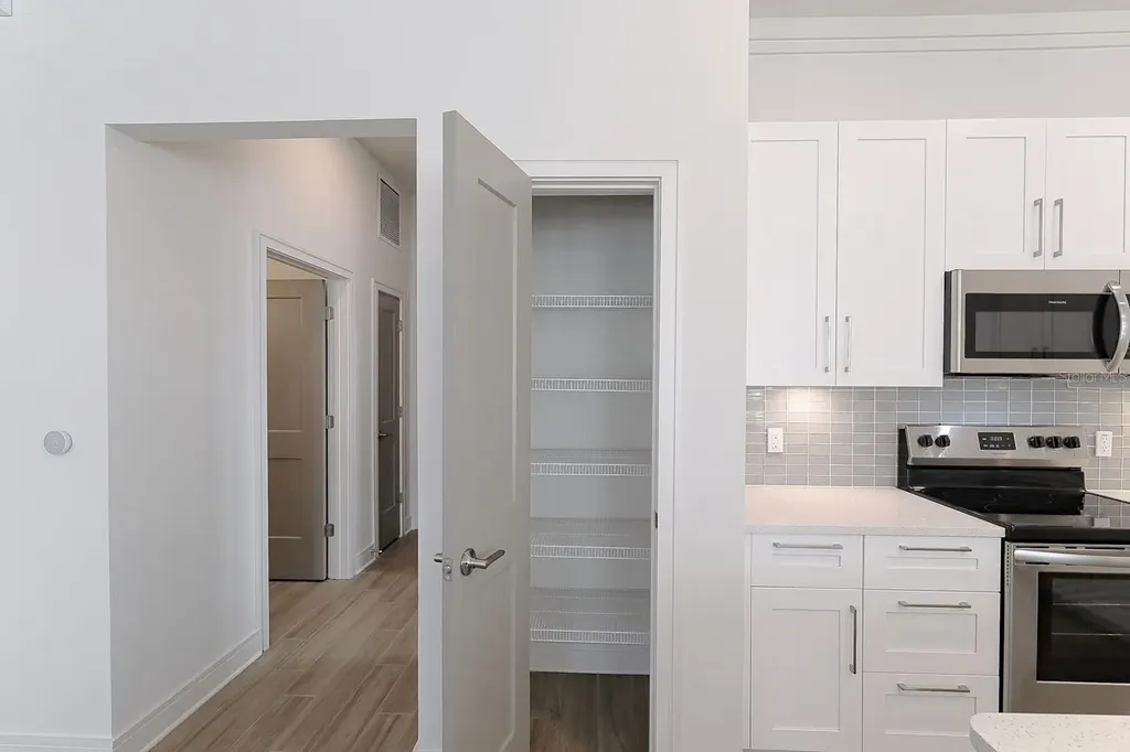 1420 Lakefront Drive Sarasota FL 34240