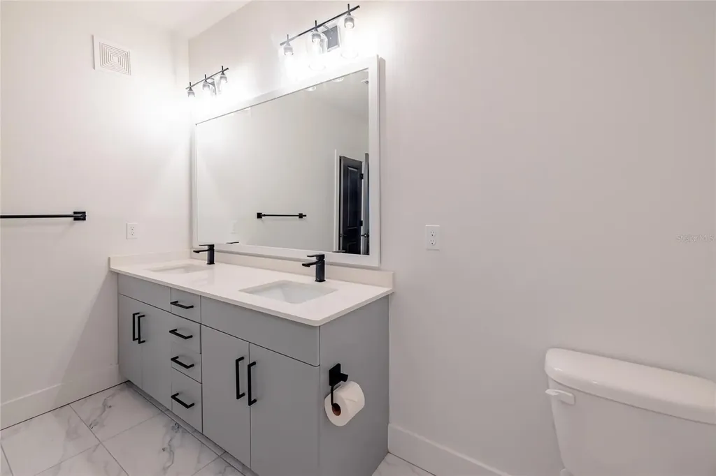1420 Lakefront Drive Sarasota FL 34240