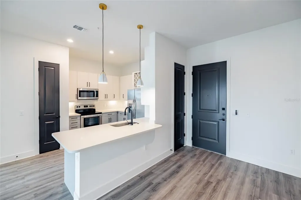1420 Lakefront Drive Sarasota FL 34240