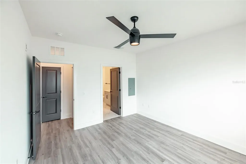 1420 Lakefront Drive Sarasota FL 34240