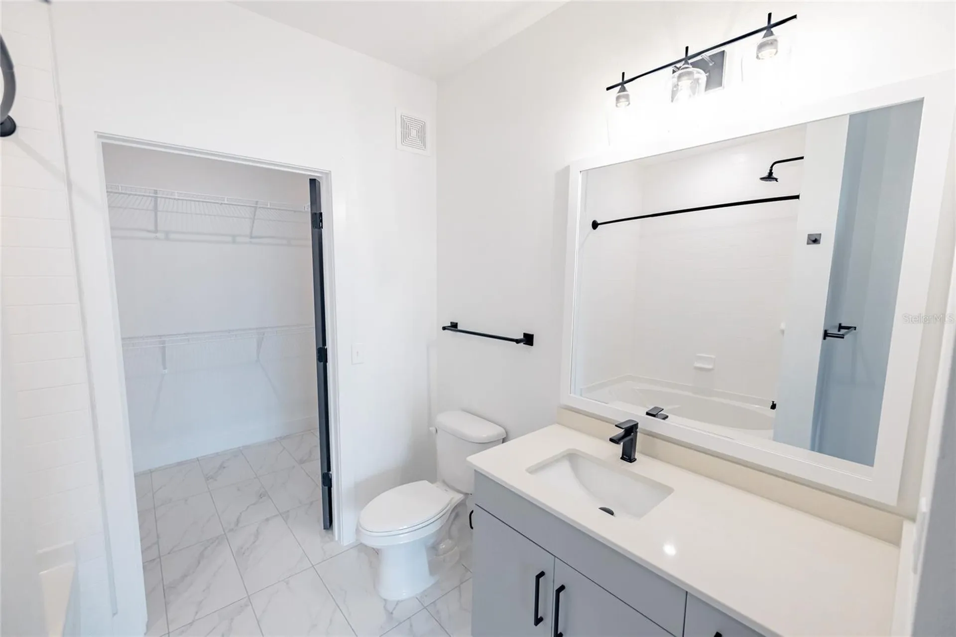 1420 Lakefront Drive Sarasota FL 34240