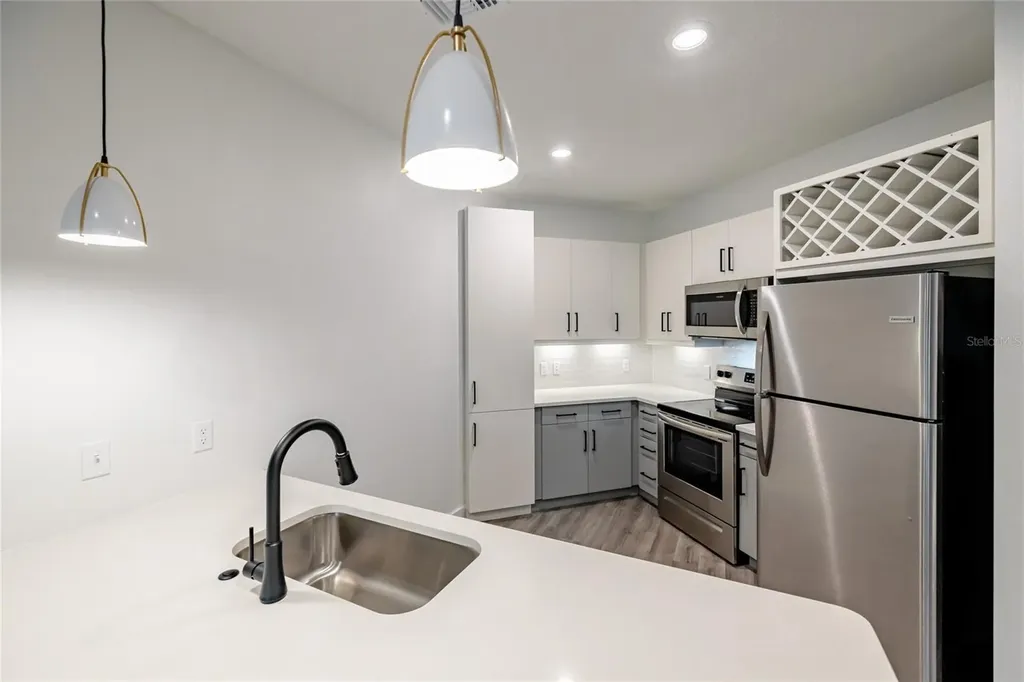 1420 Lakefront Drive Sarasota FL 34240