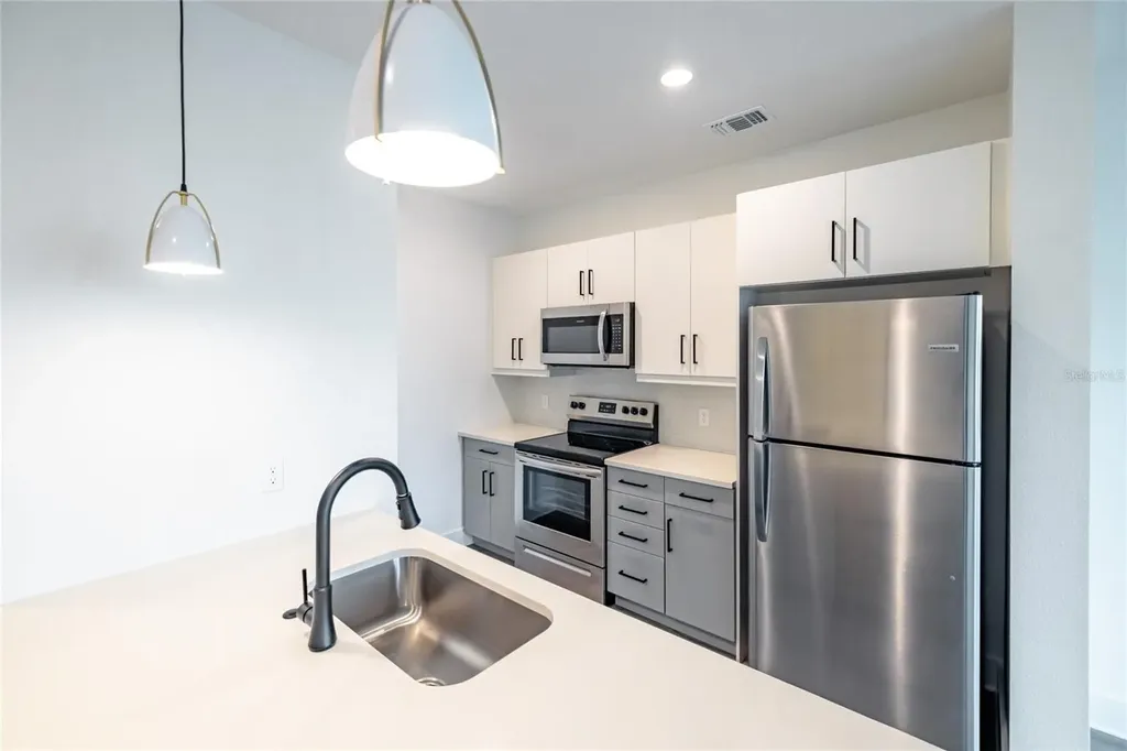 1420 Lakefront Drive Sarasota FL 34240