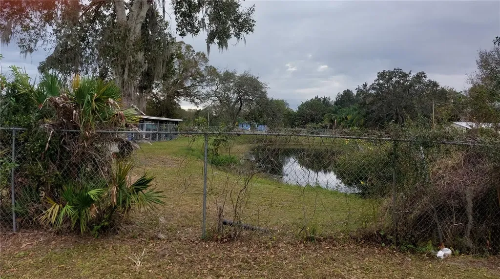 2601 11th Avenue SE Ruskin FL 33570