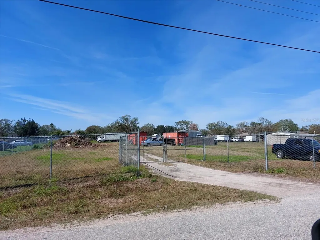 2601 11th Avenue SE Ruskin FL 33570