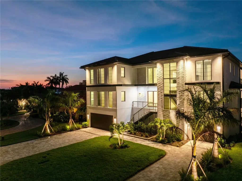 2081 Michigan Avenue NE St Petersburg FL 33703