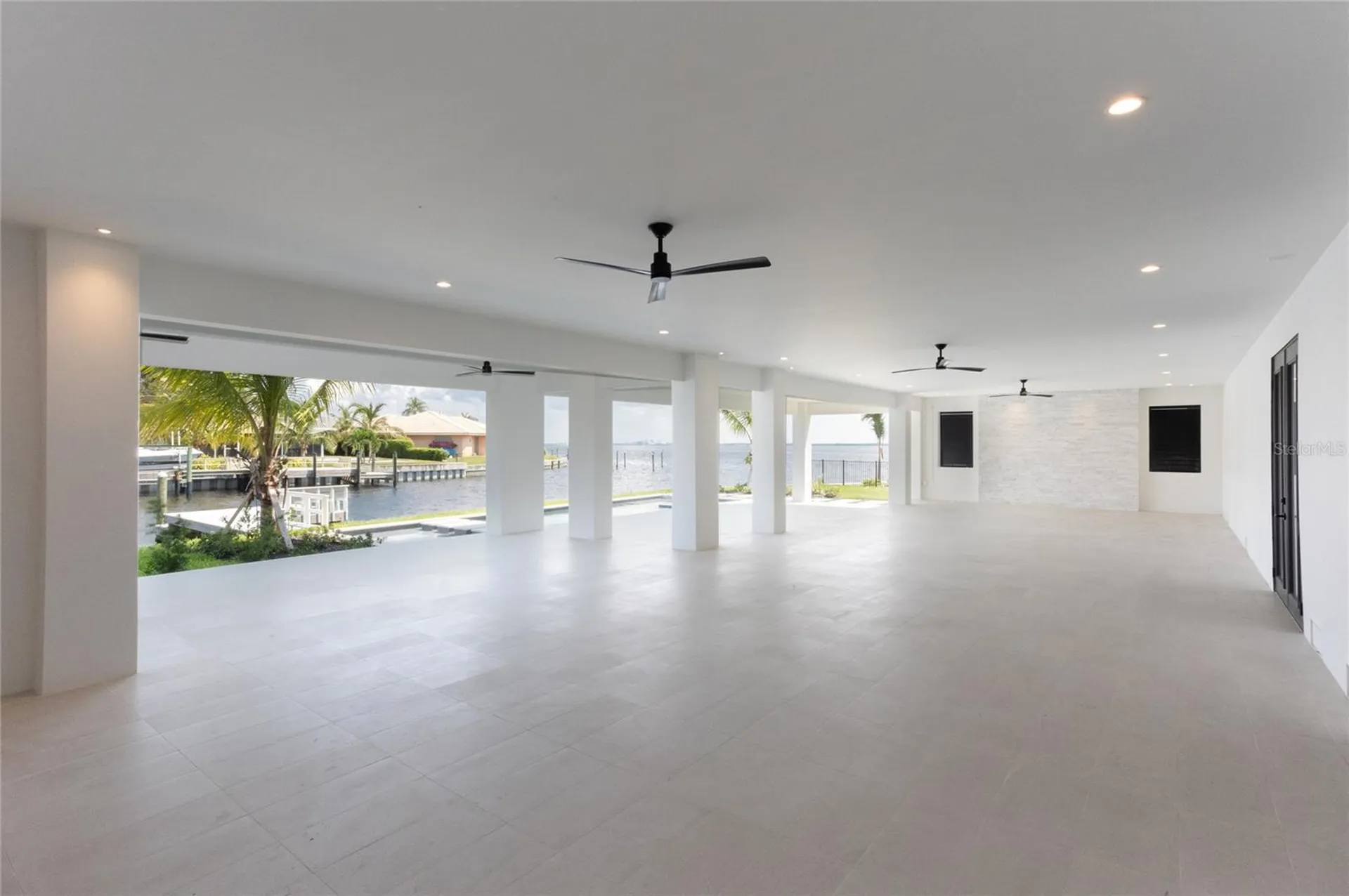 2081 Michigan Avenue NE St Petersburg FL 33703