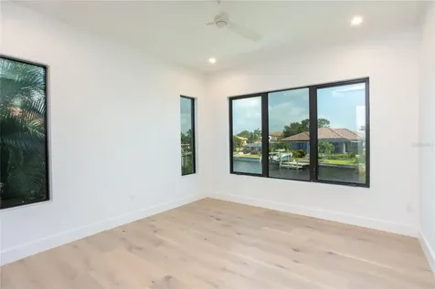 2081 Michigan Avenue NE St Petersburg FL 33703