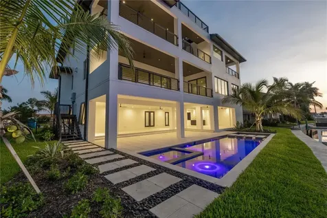 2081 Michigan Avenue NE St Petersburg FL 33703