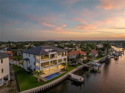 2081 Michigan Avenue NE St Petersburg FL 33703